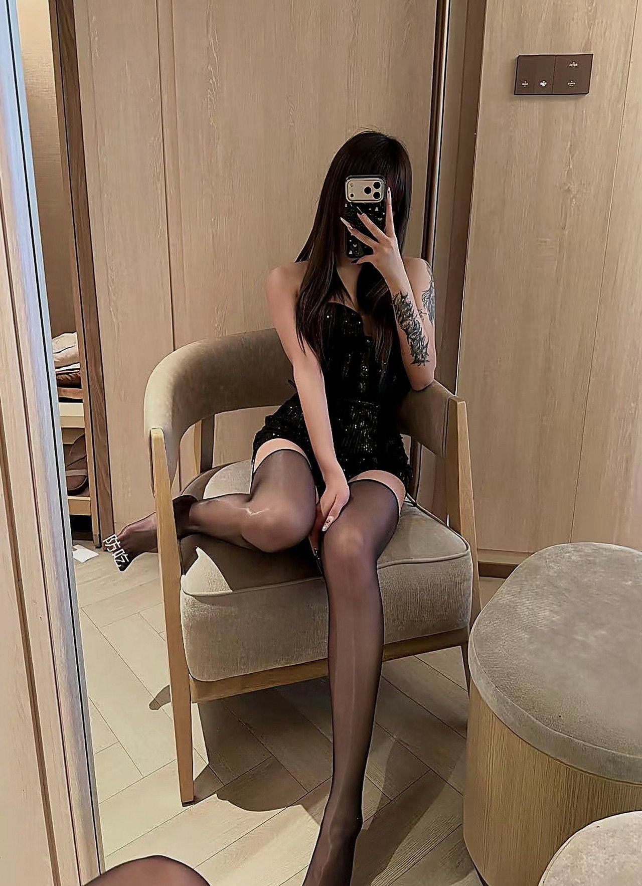 小晴 w少小美