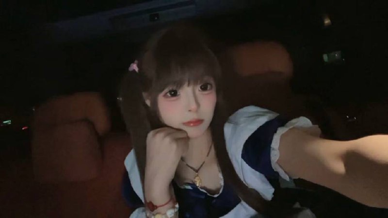 843