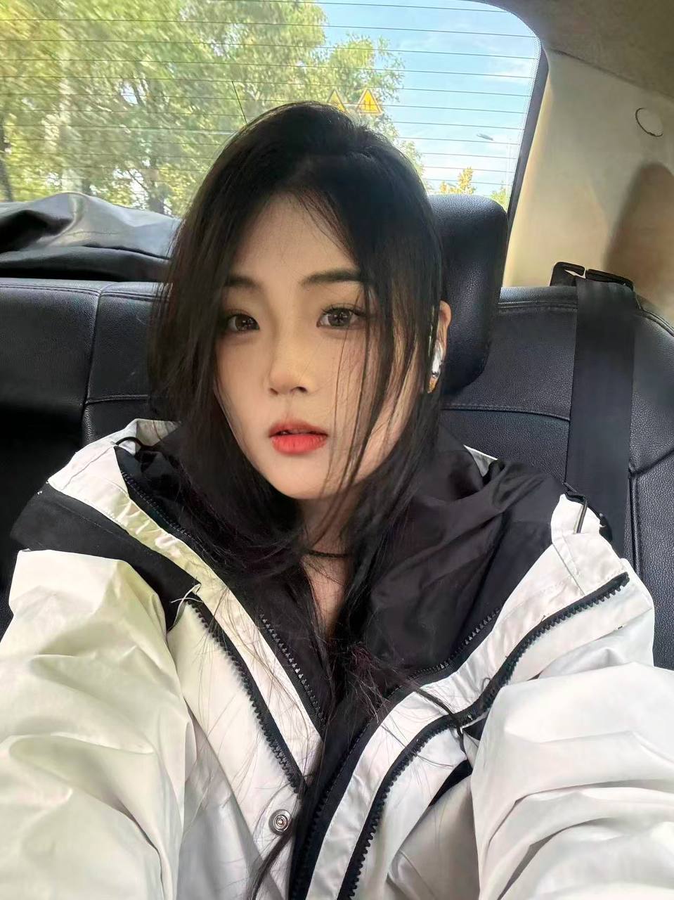 三三
