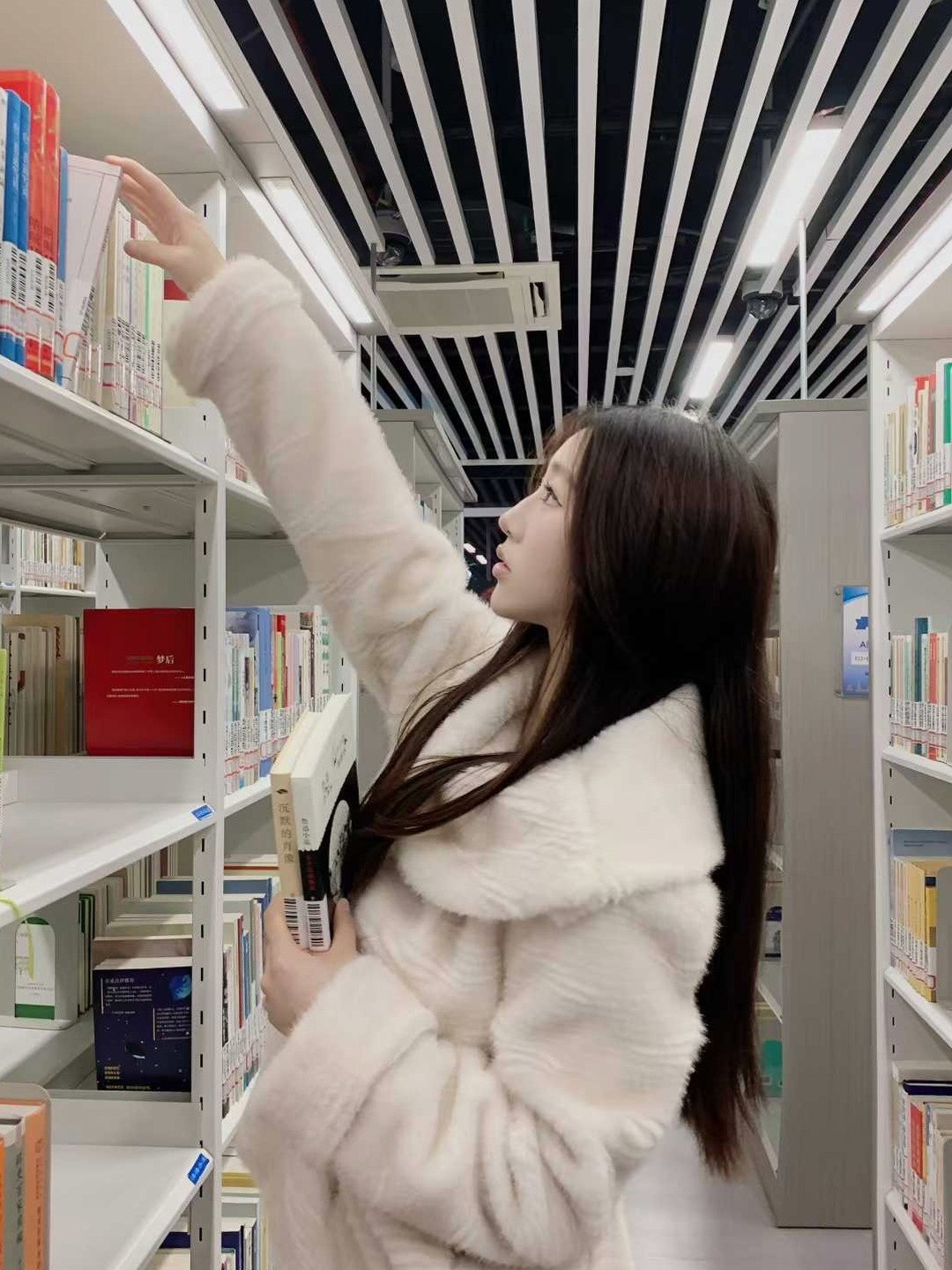 凌琳