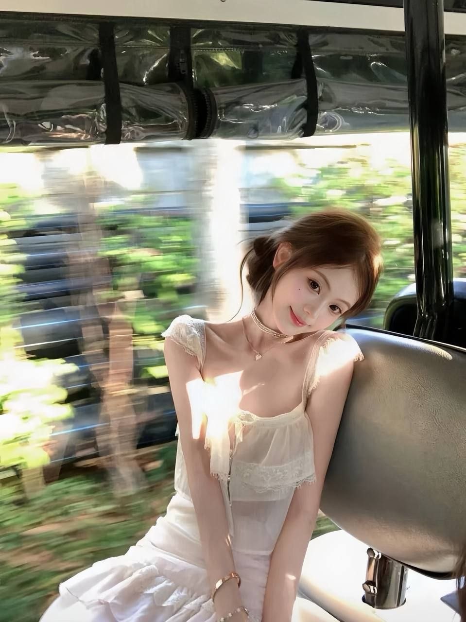 706