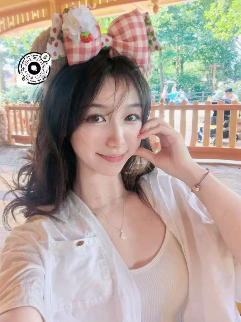 f003