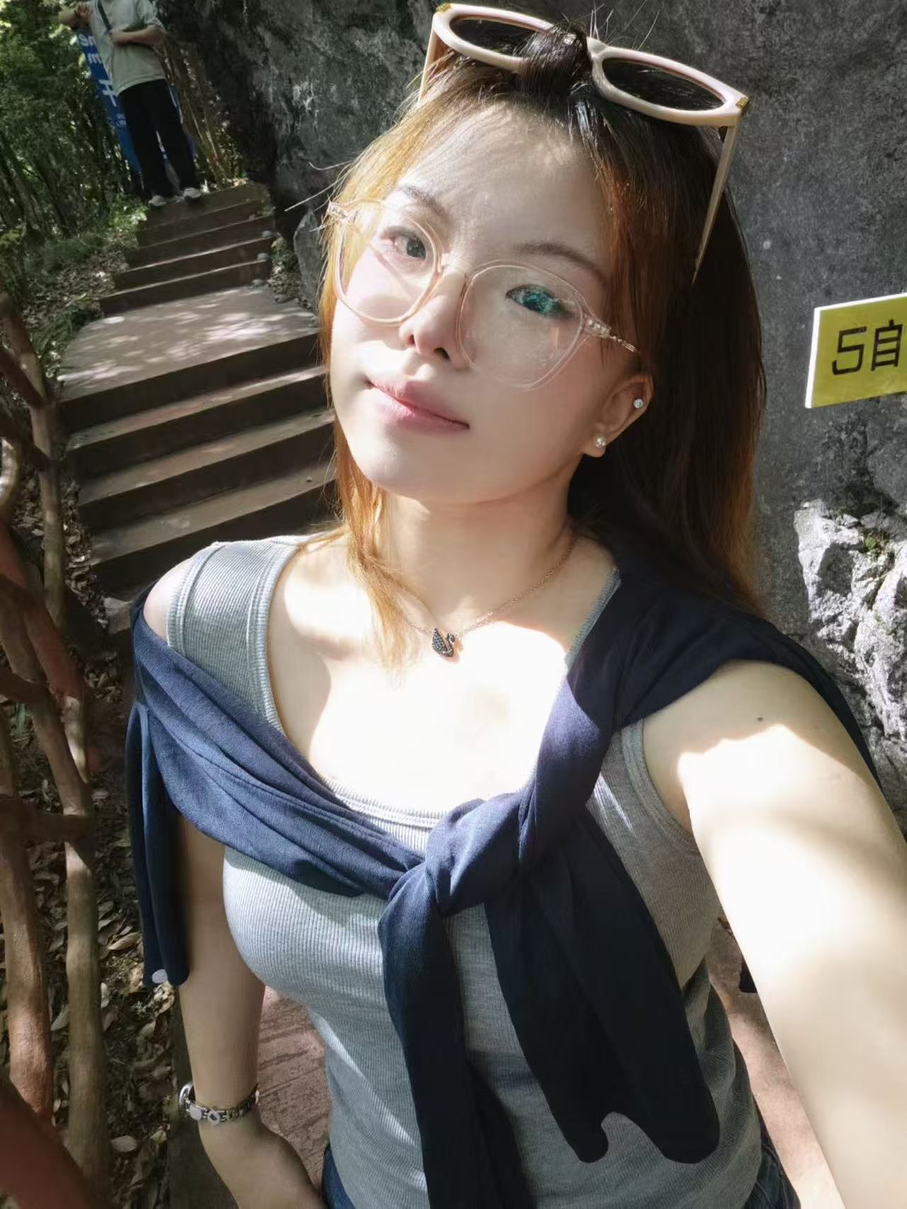 S009