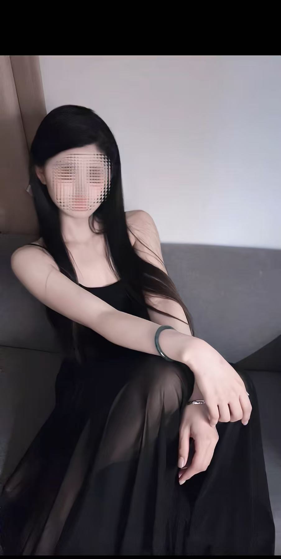 B002