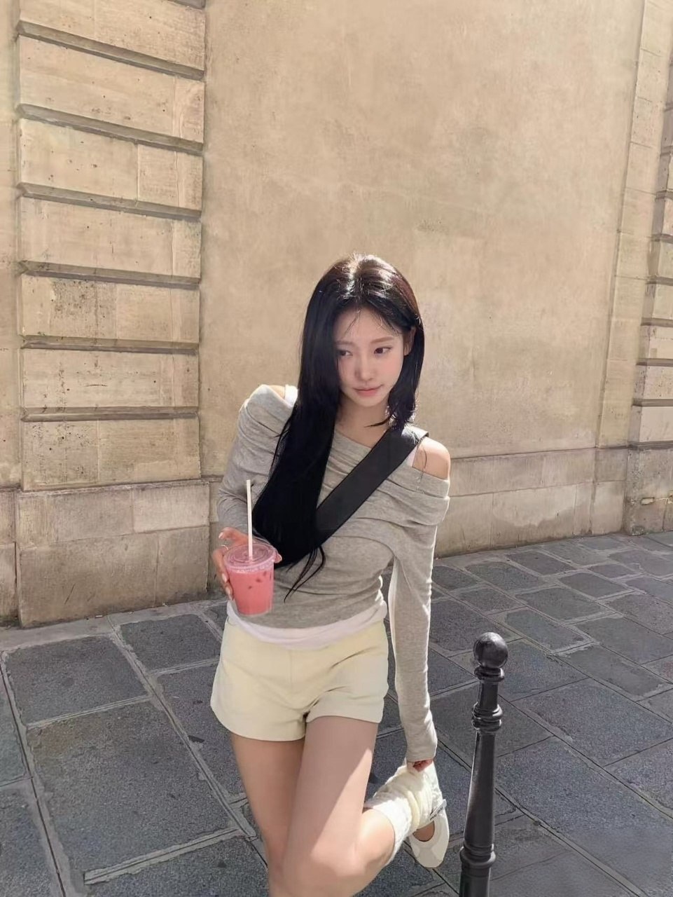 YL2081