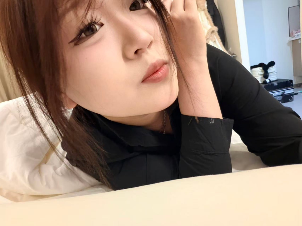e27