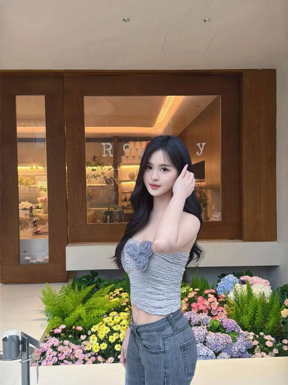 小怡 LW