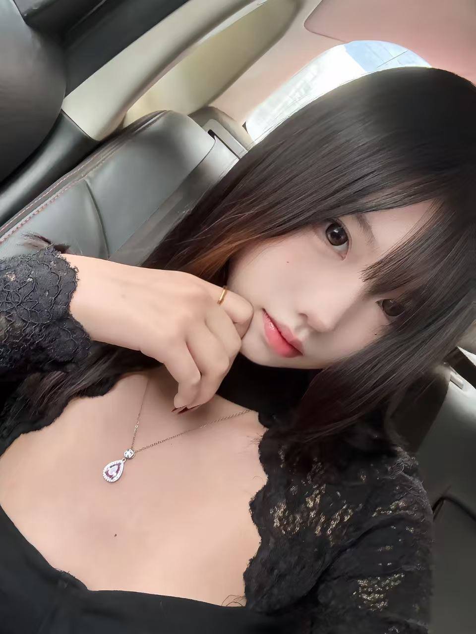 小u伤 w 少小美