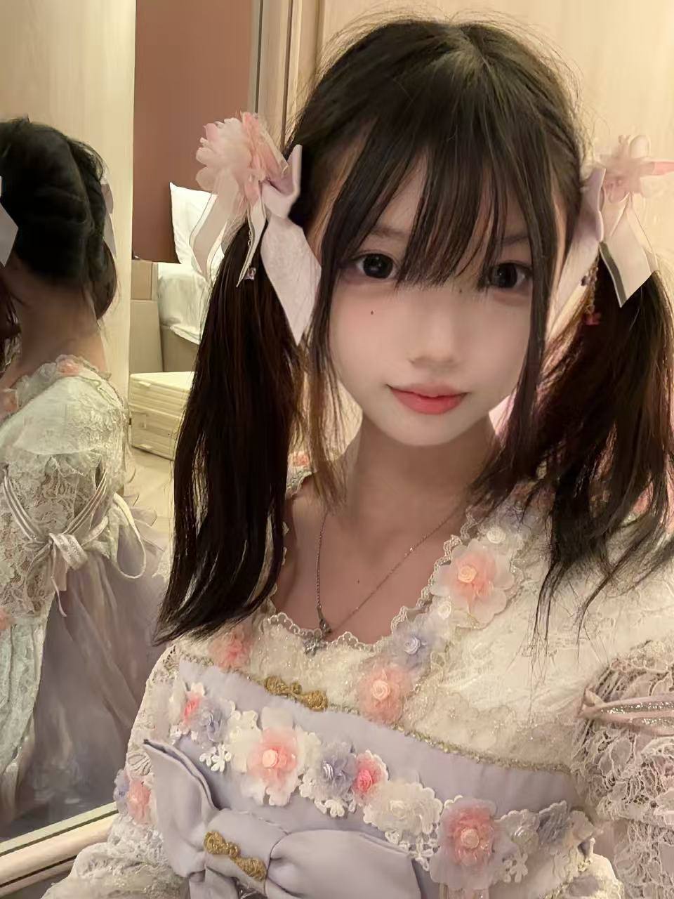 小u伤 w 少小美