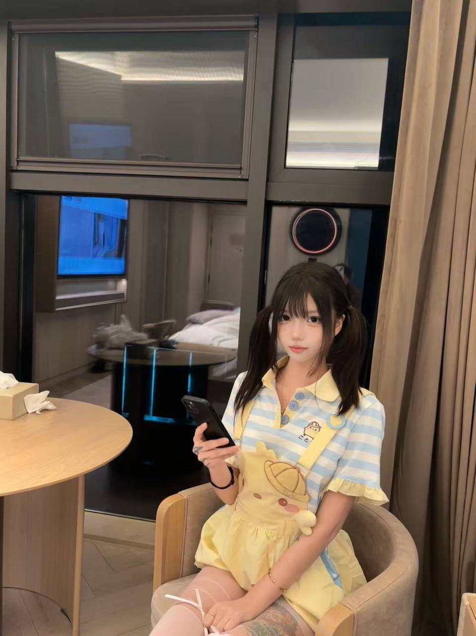 小u伤 w 少小美