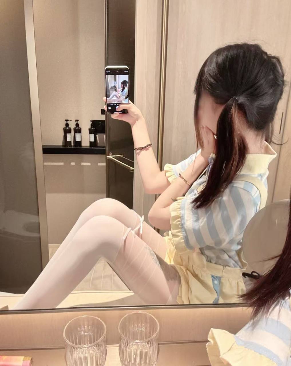 小u伤 w 少小美