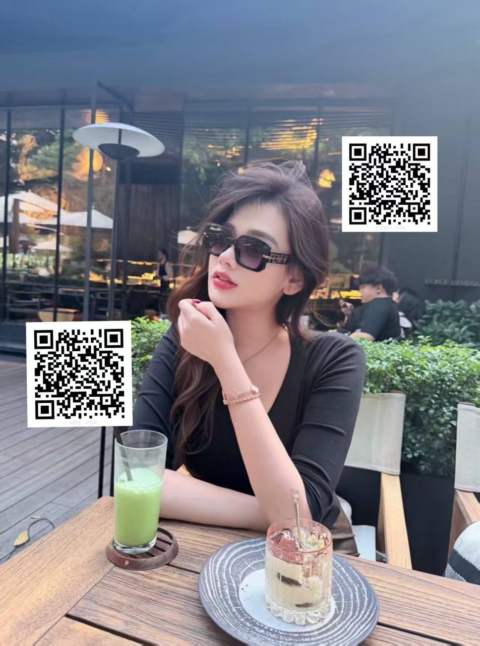 小D