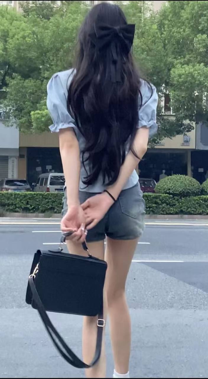 嗯哼