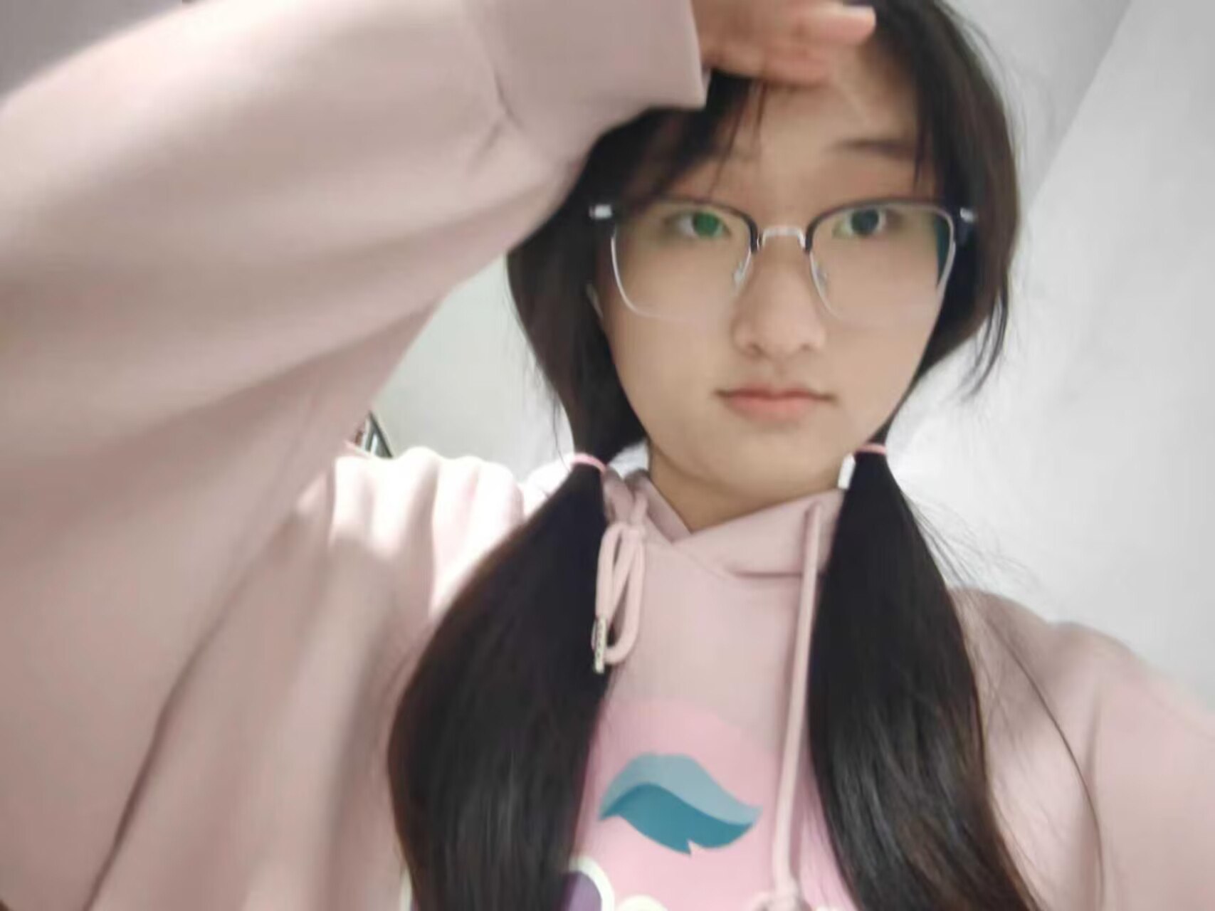 B001