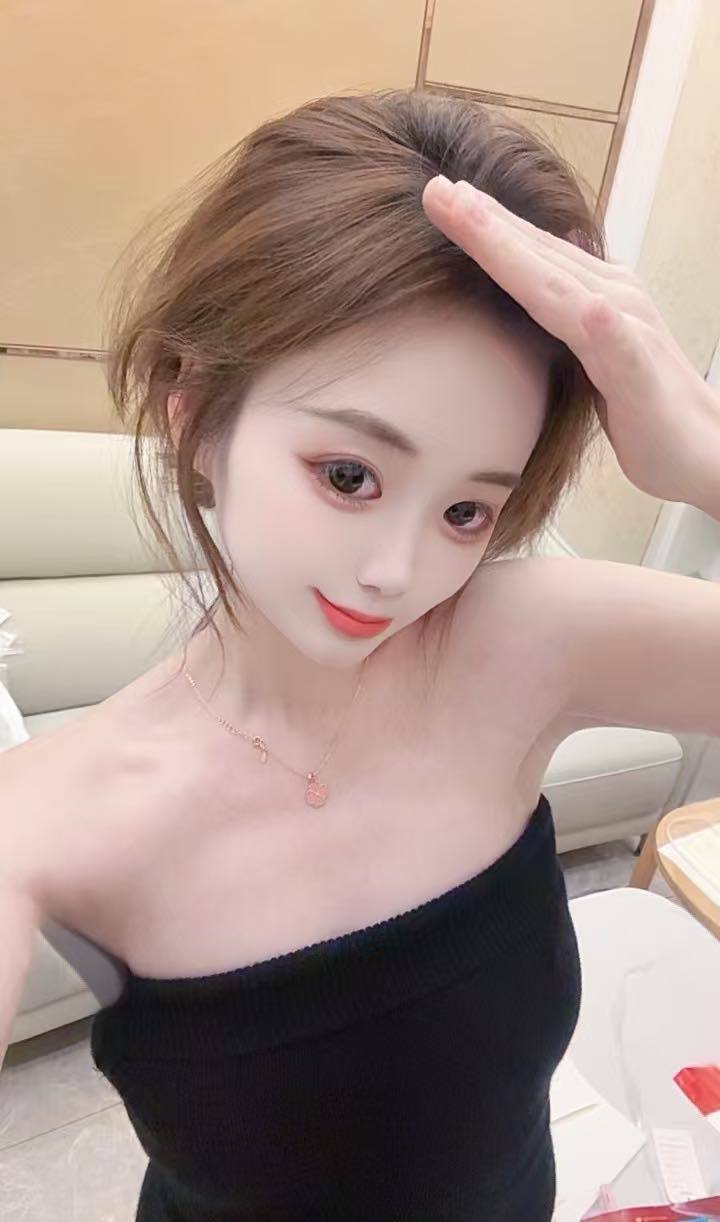 依依