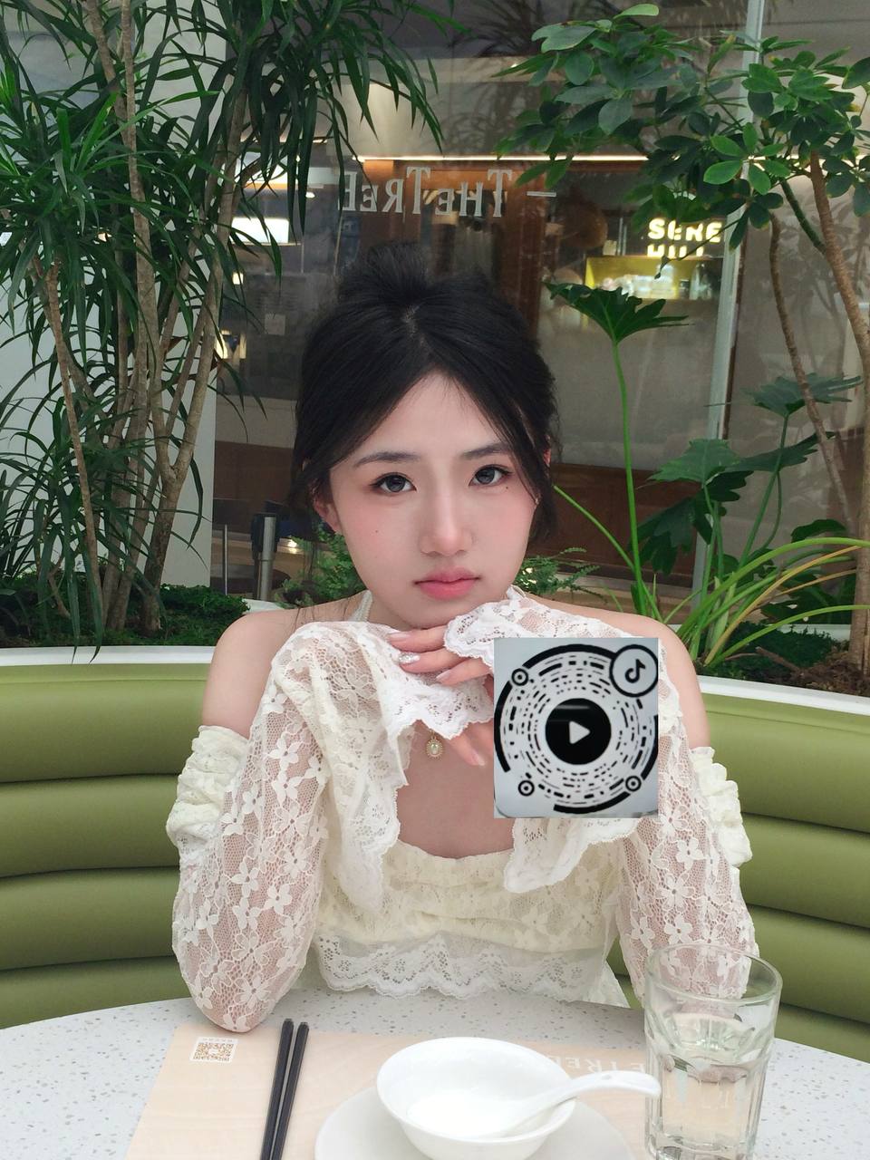 莉莉