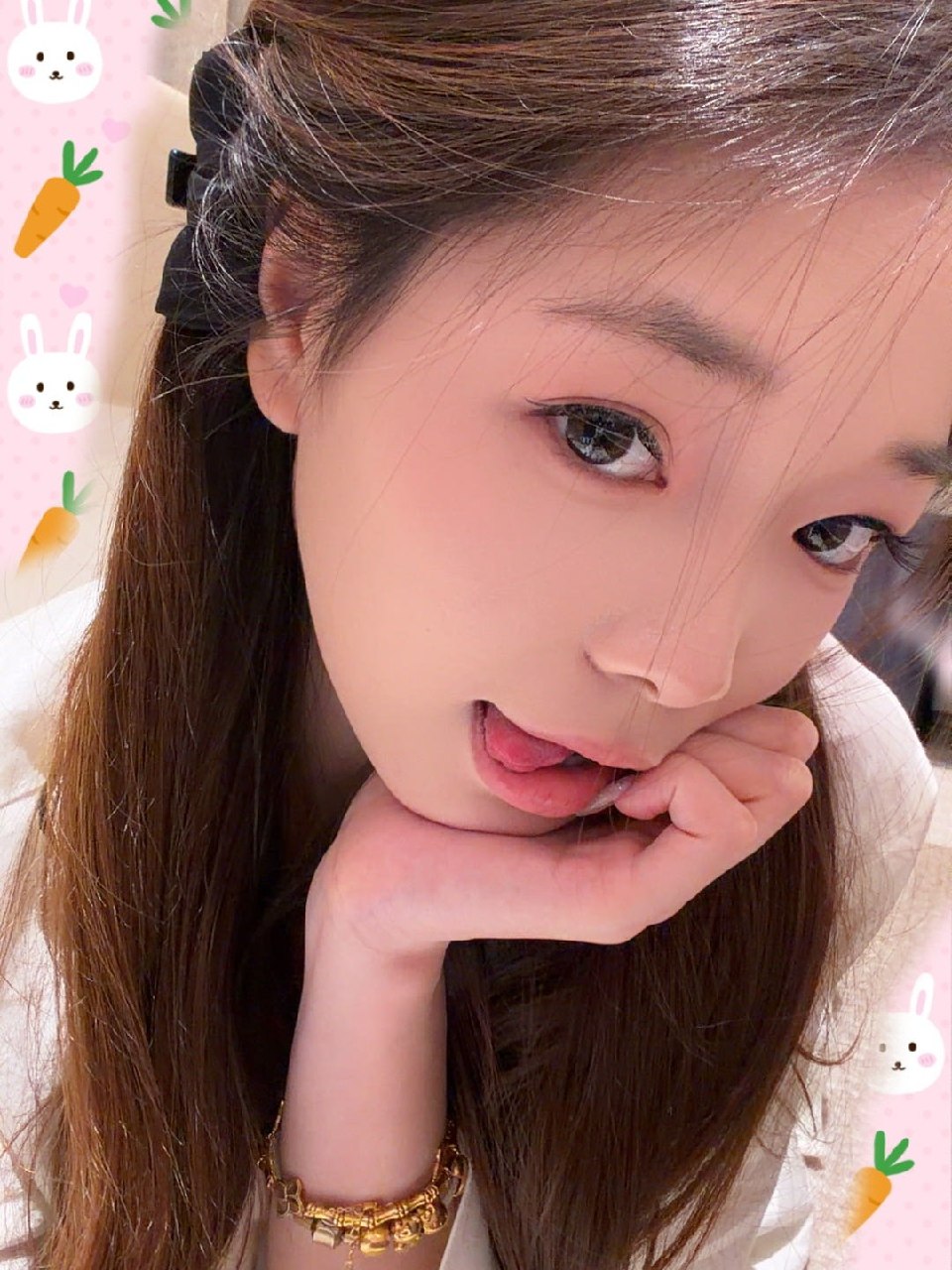依依