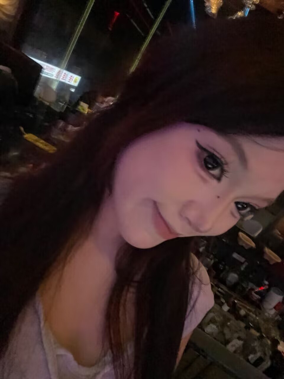 优优^.