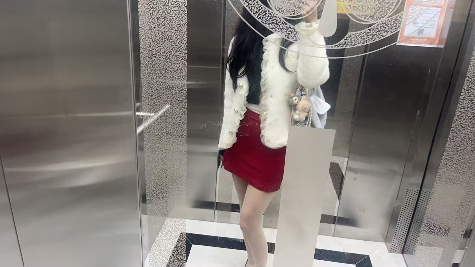 B098