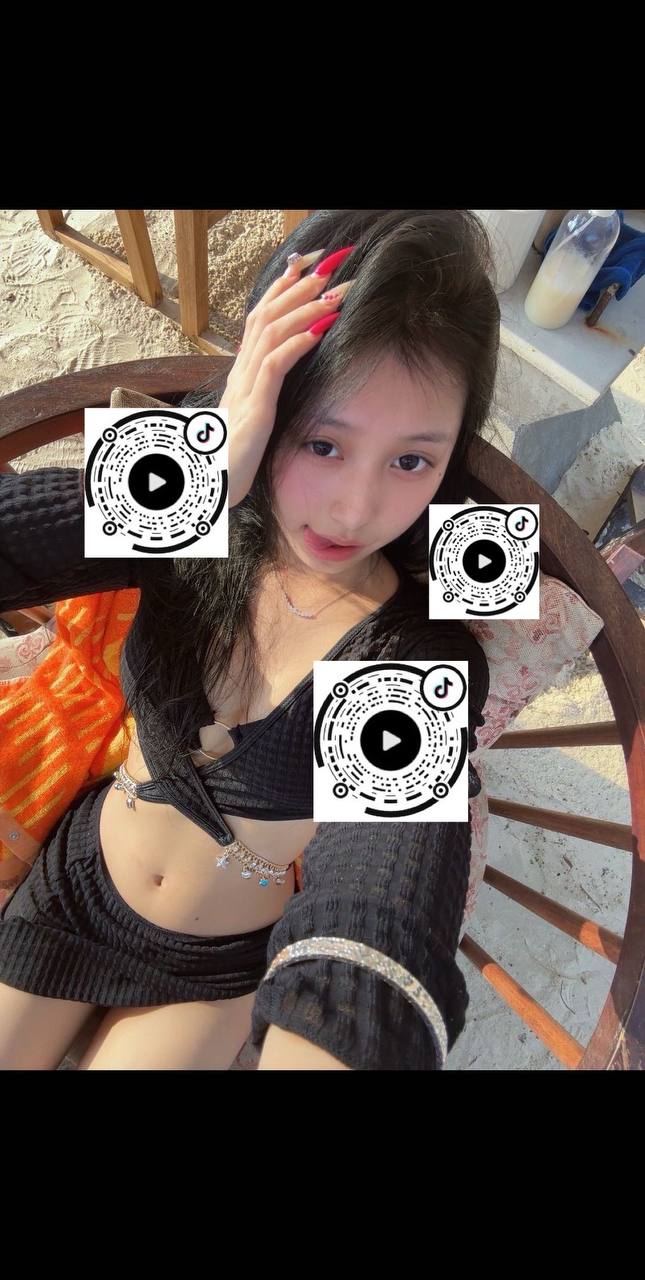 八月