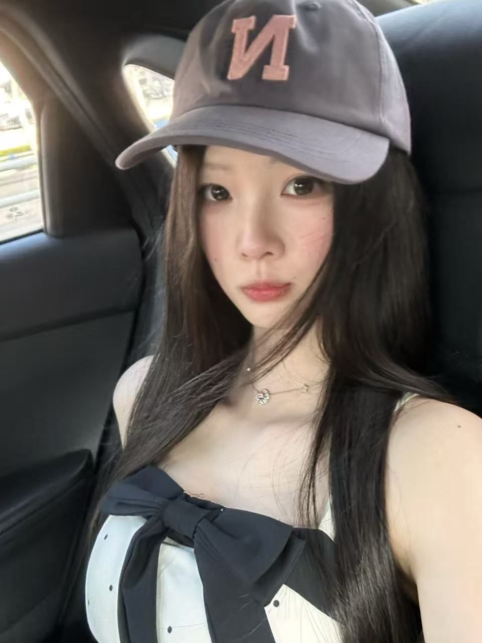 依依