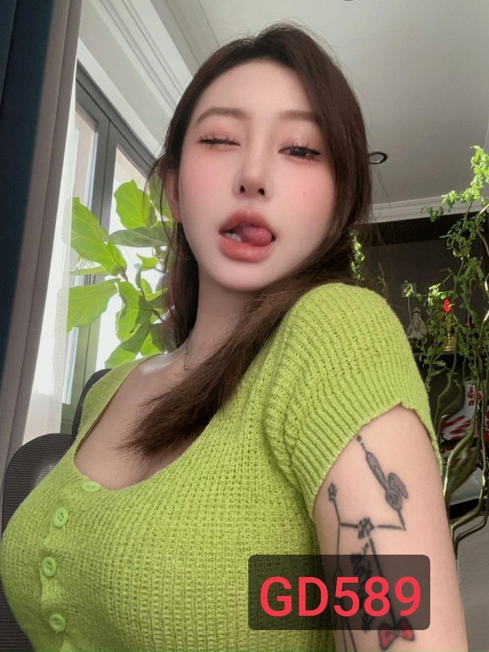 GD589 大胸 腿长