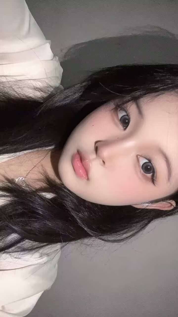 七七白