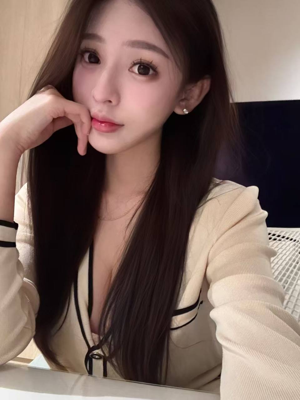888