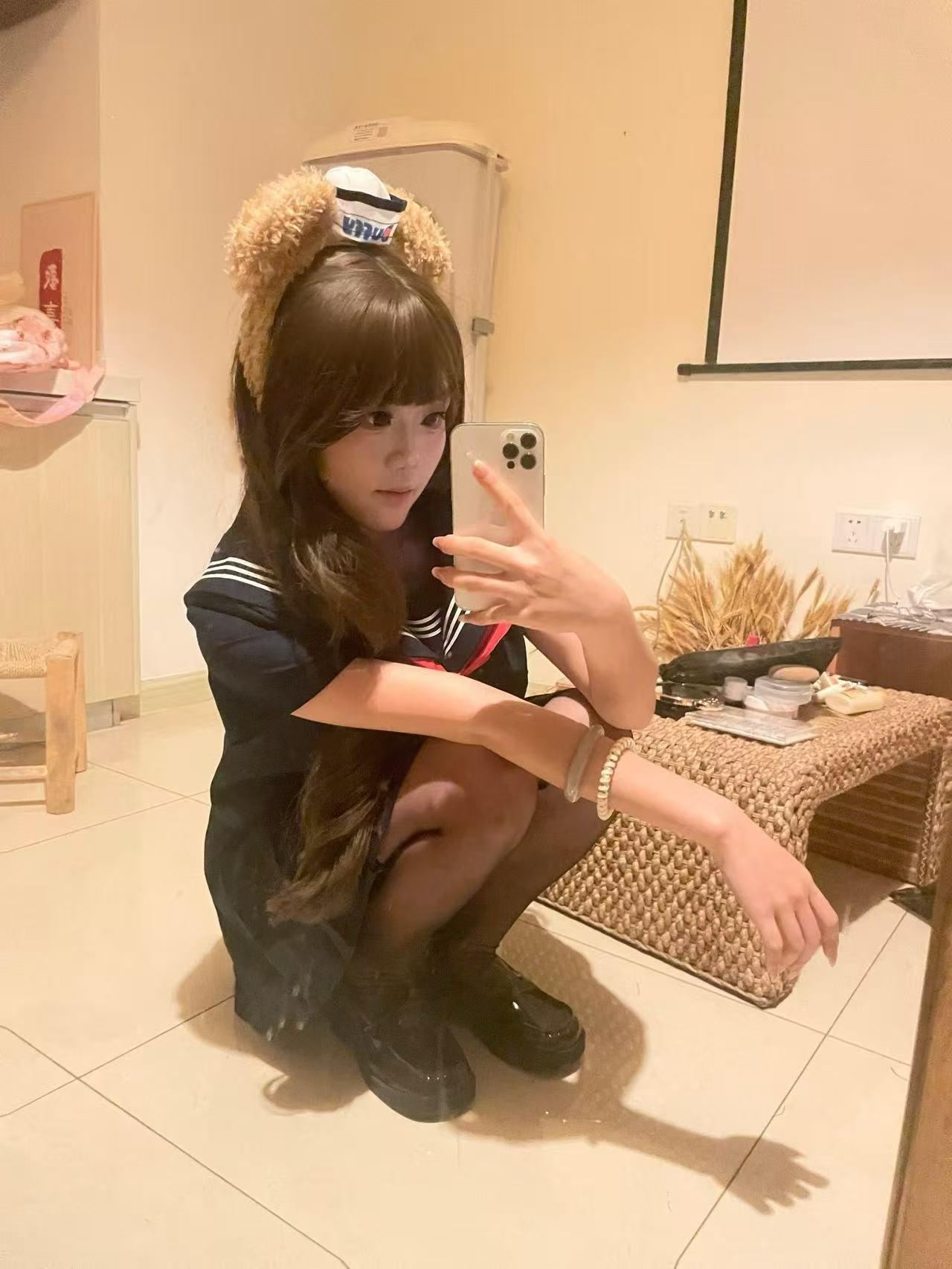 D8