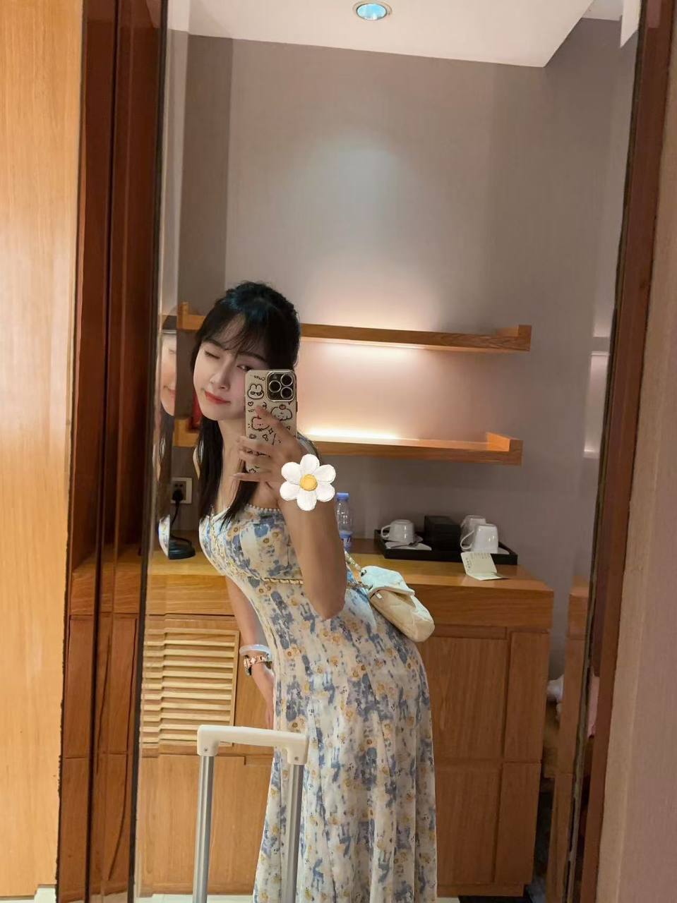 YY