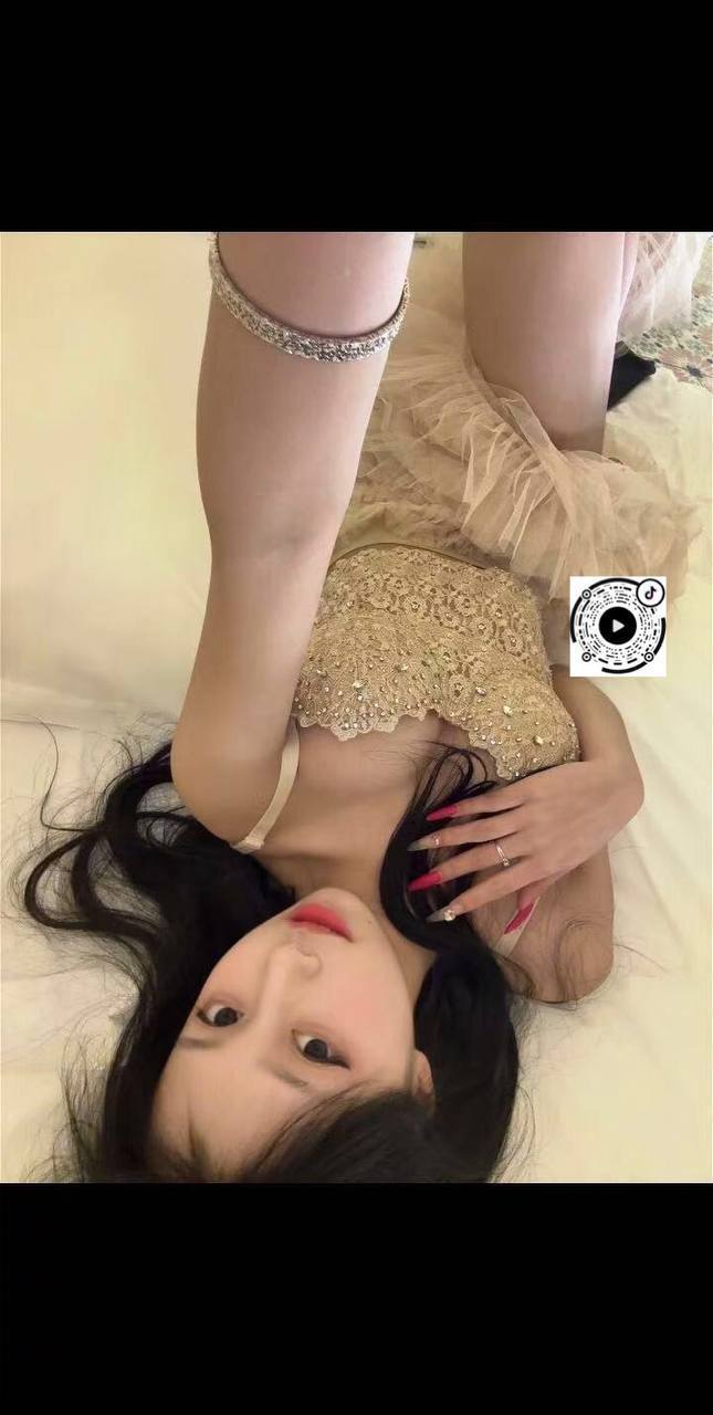 八月