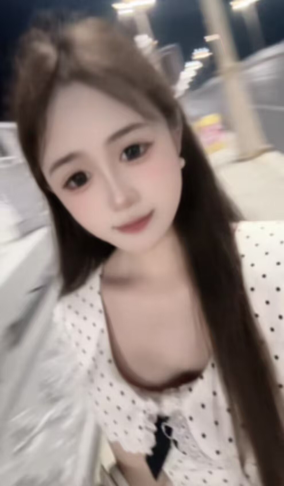 B083