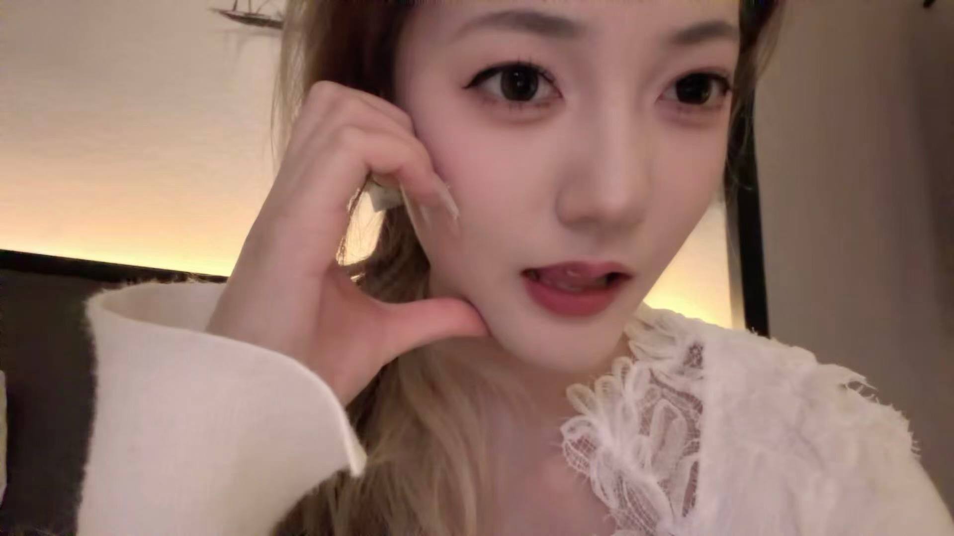 欣欣
