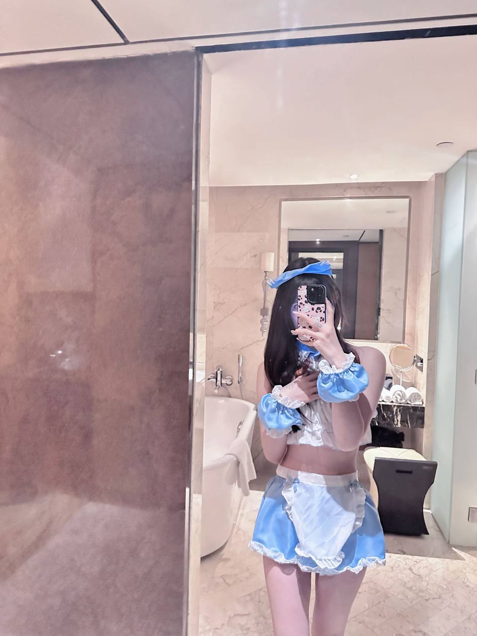 蕊蕊 果