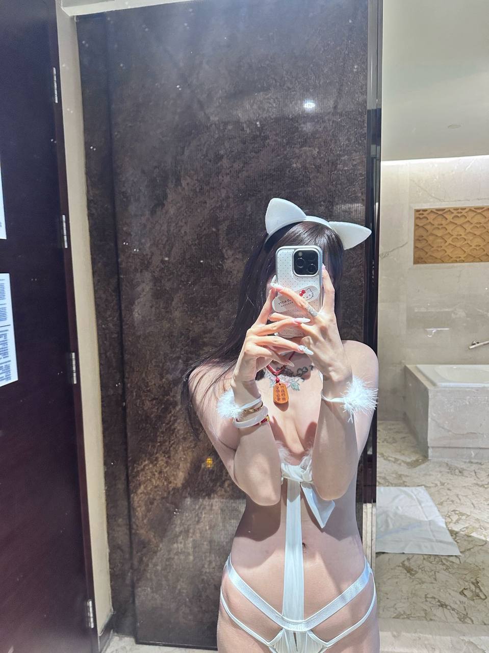 蕊蕊 果