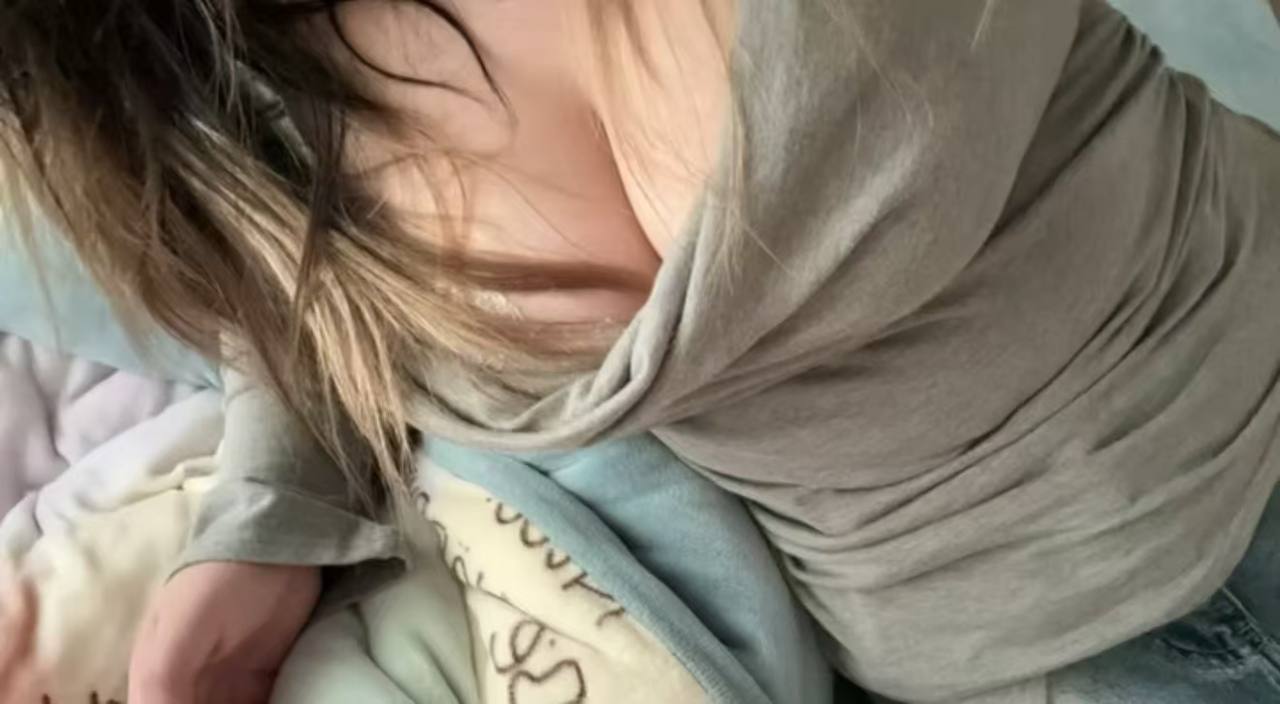 淇