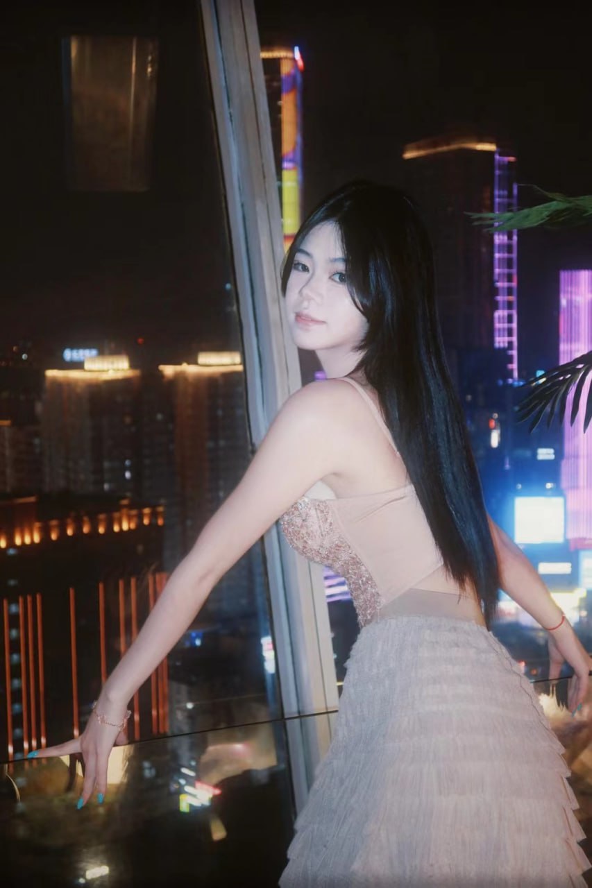 莉莉