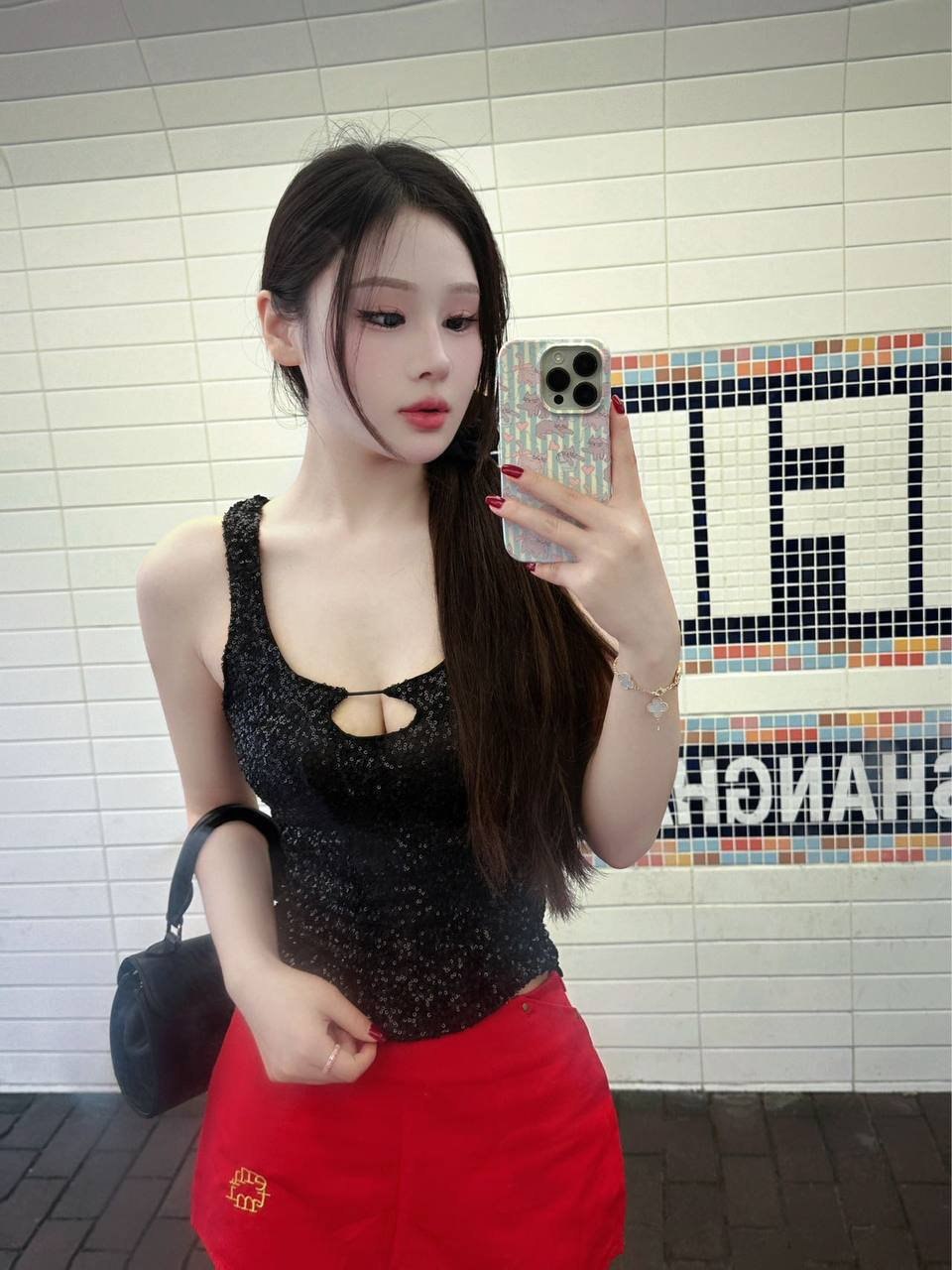 伊伊