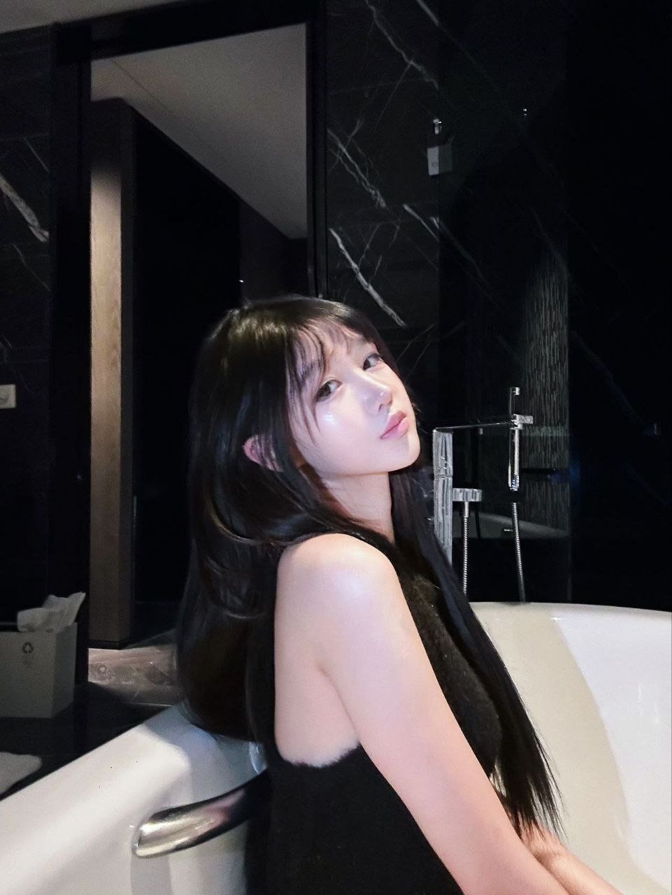 428 清纯 女大 大长腿 蜜桃臀