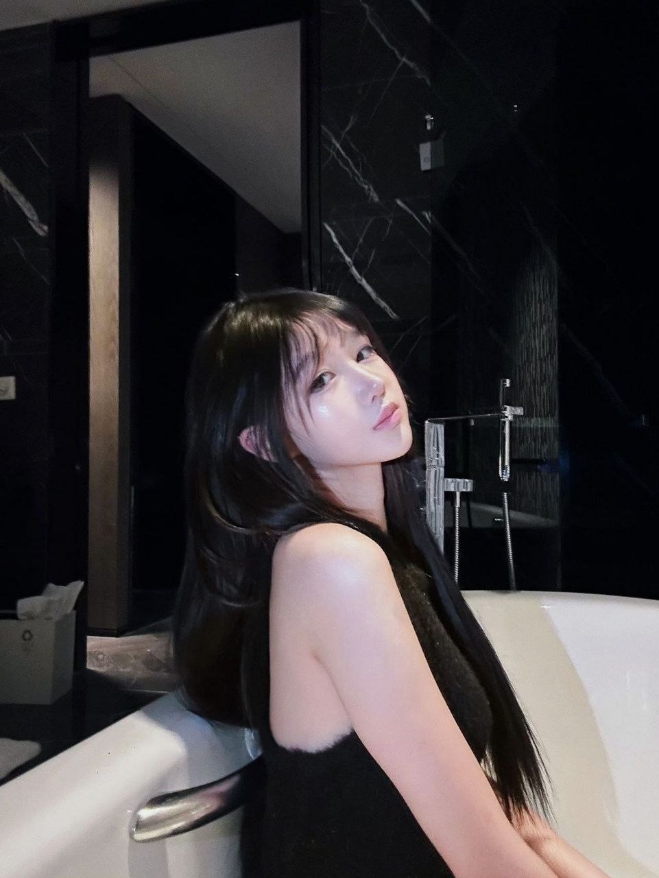 清纯 女大 大长腿 蜜桃臀឵