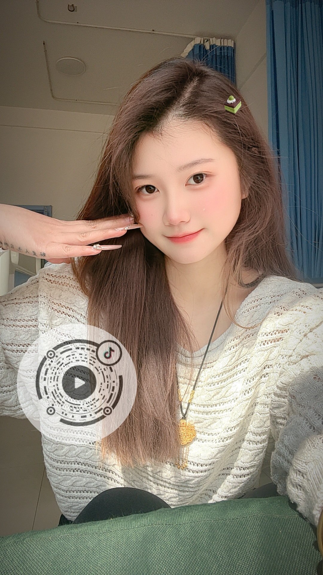 李依依