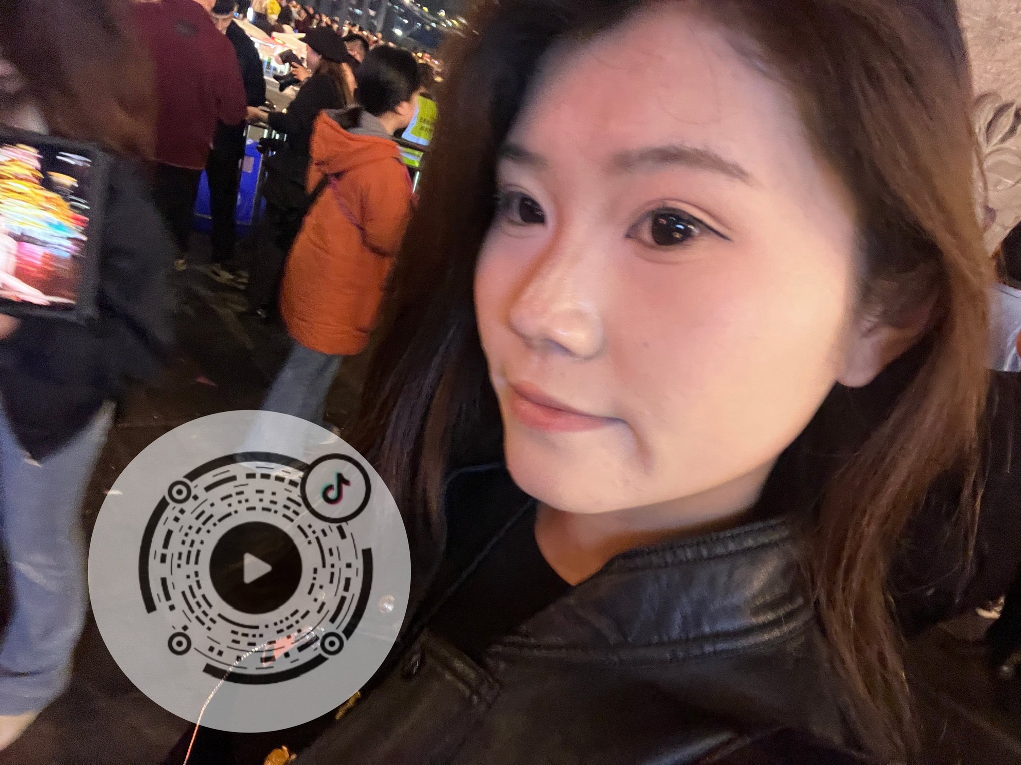 李依依
