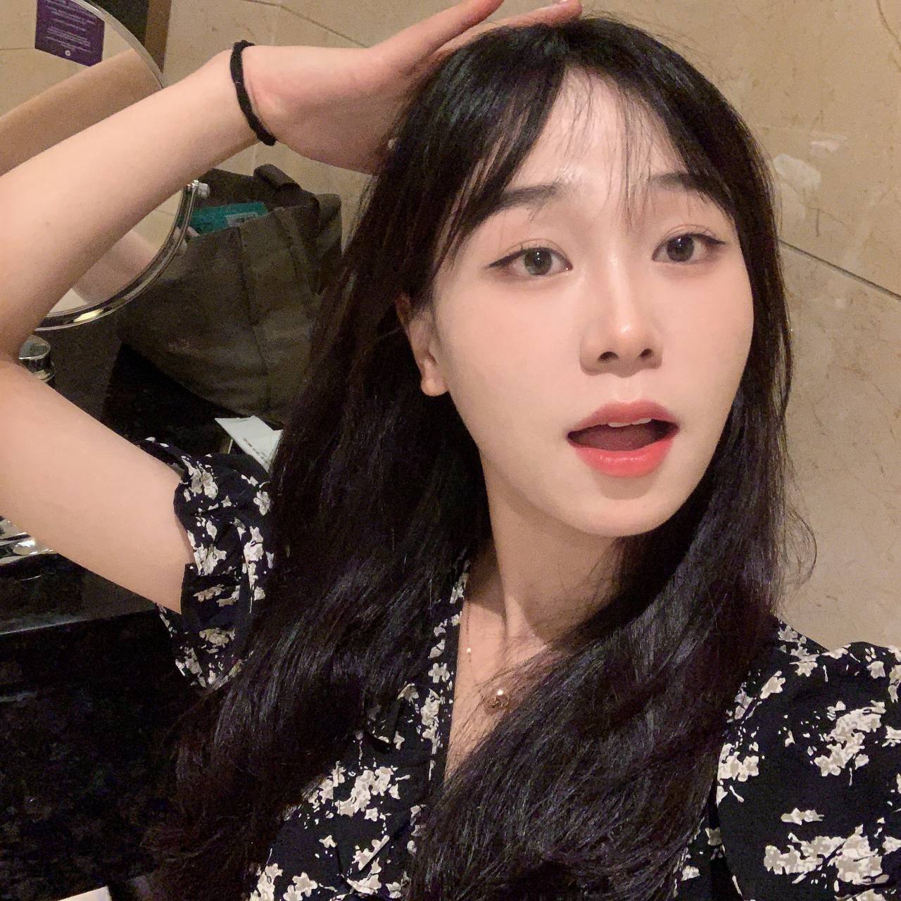 Cyy w少小美