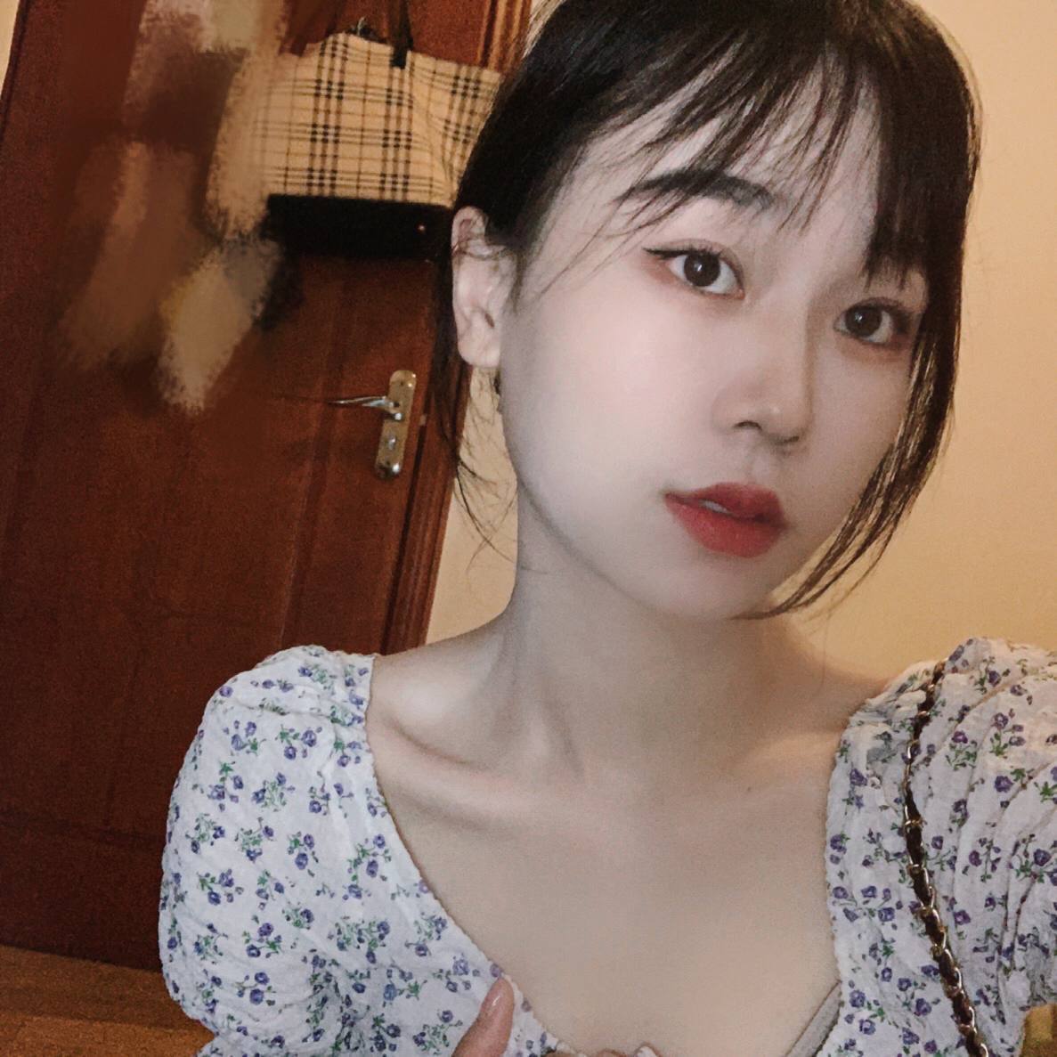 Cyy w少小美