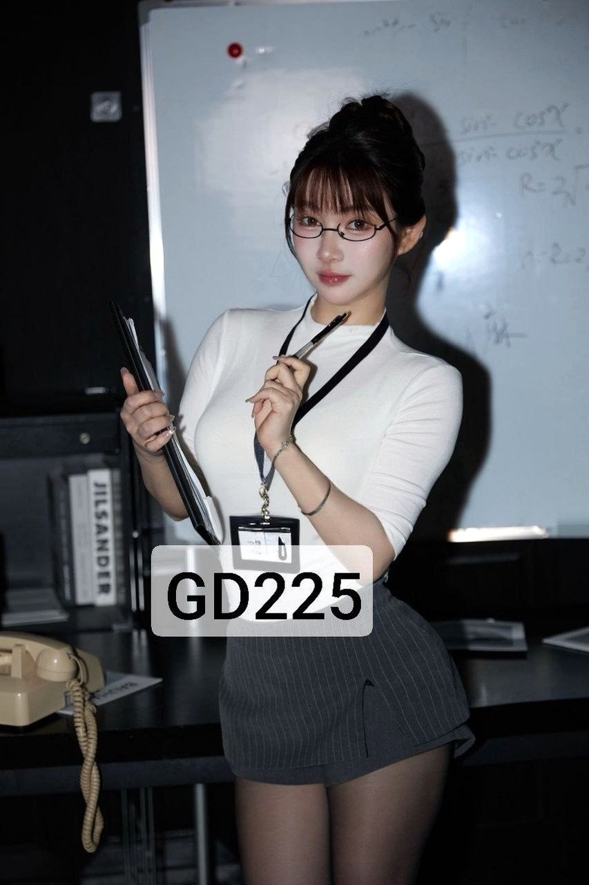 GD225 留学经历 老师 反差 大胸 前凸后翘 无套 内色