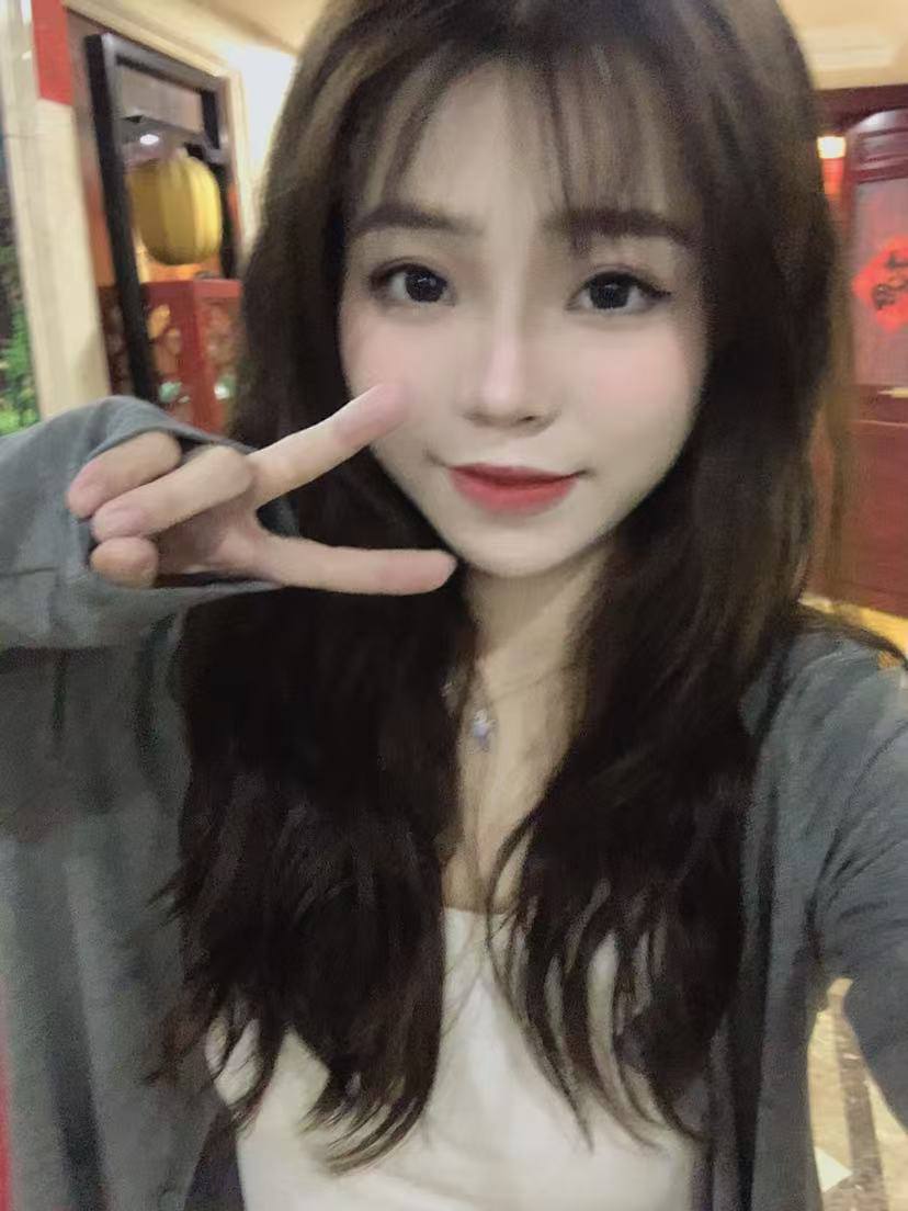 宾利（刚下海没多久）