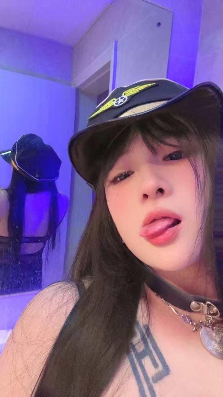 七七