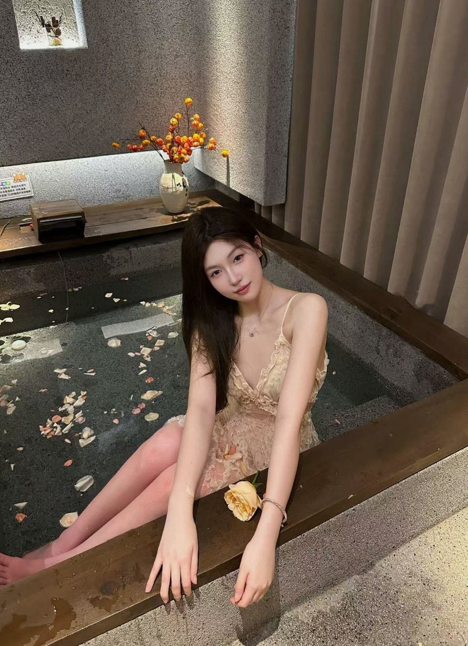 GD461 清纯 女大 御姐脸 黑长直 冷白皮