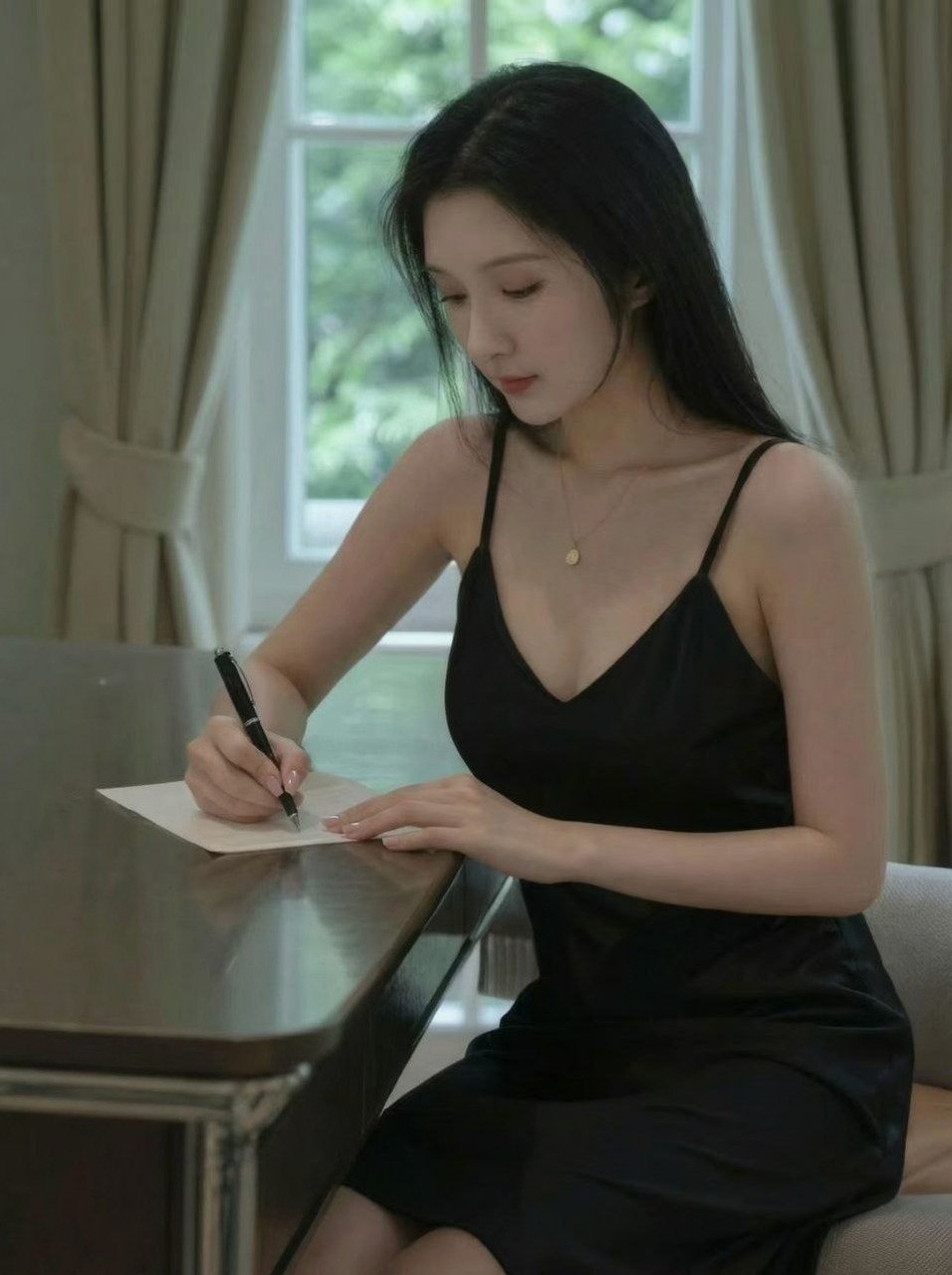 莹莹