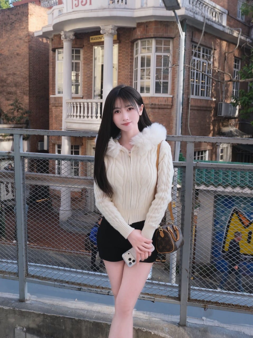YC042